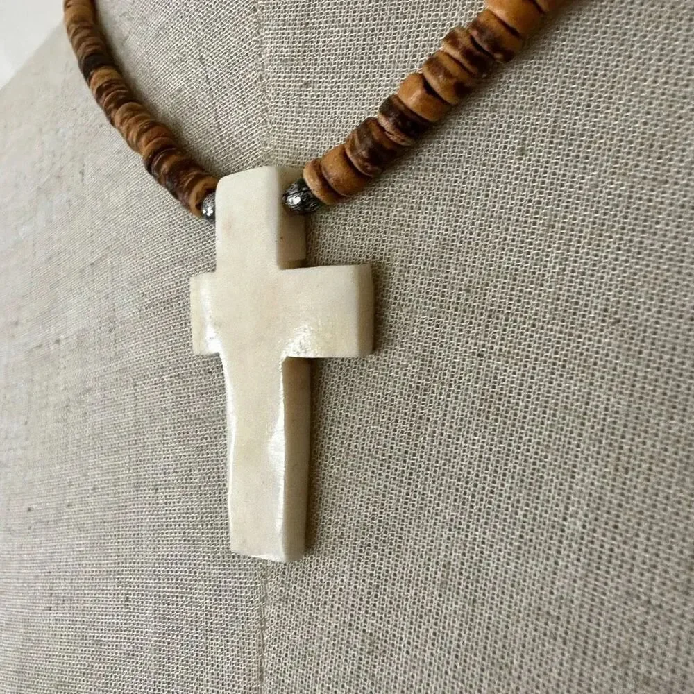 Bone cross coconut shell beaded pendent necklace